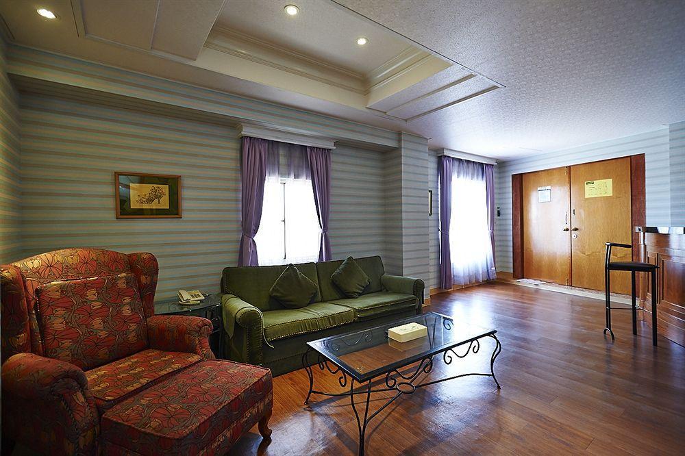 European Castle歐堡商務汽車旅館有限公司 Xinying Extérieur photo