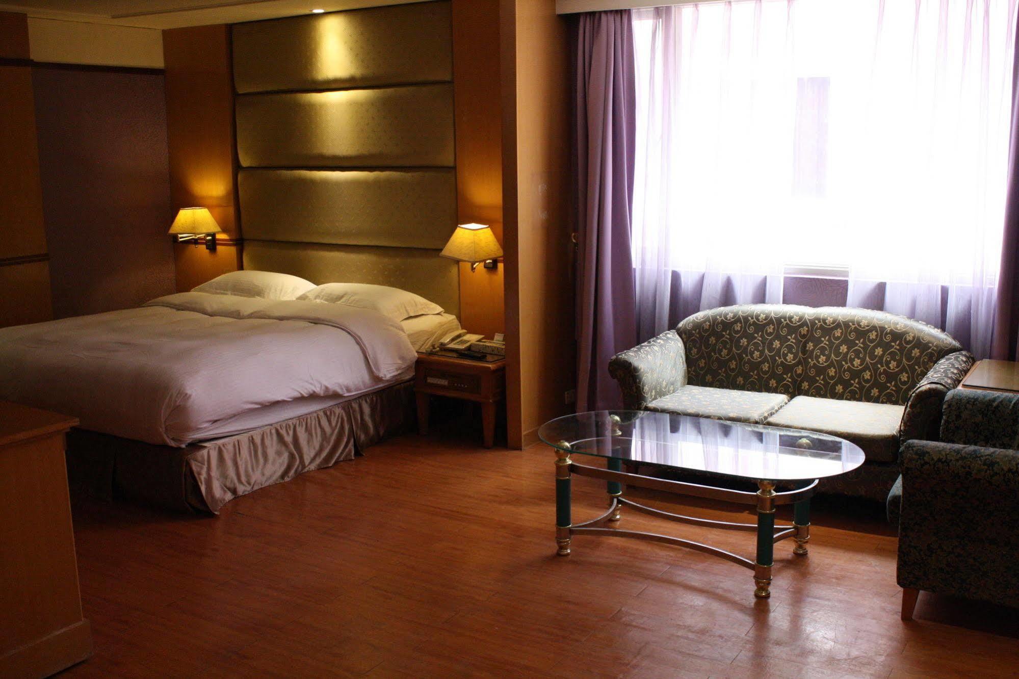 European Castle歐堡商務汽車旅館有限公司 Xinying Extérieur photo